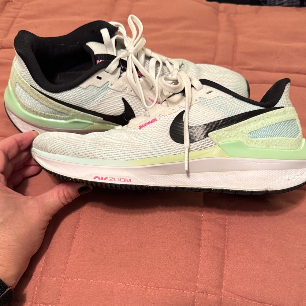 Nike Women's White and Mint Green Sneakers